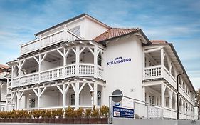 Haus Strandburg - hinter Düne und Meer